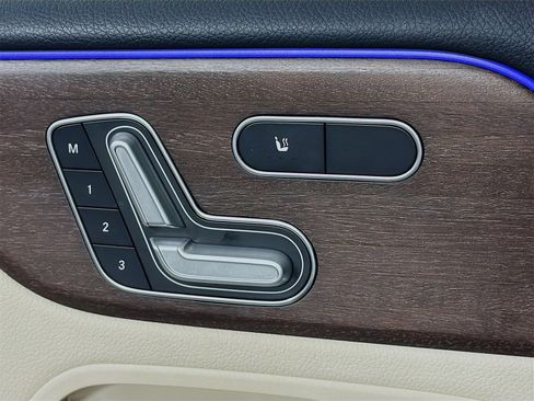 Used 2022 Mercedes-Benz GLB 250 GLB 250 image 23