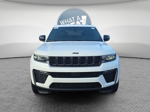 New 2026 Jeep Grand Cherokee Limited w/ Limited Altitude Package AWD/4WD image 9