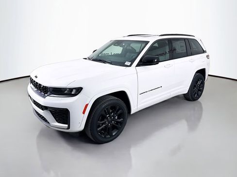 New 2026 Jeep Grand Cherokee Limited AWD/4WD image 3