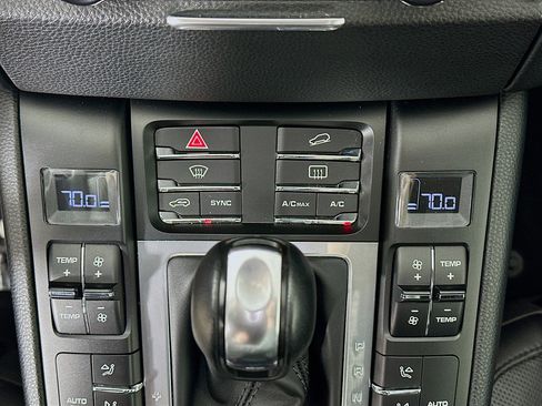 Used 2018 Porsche Macan S image 24