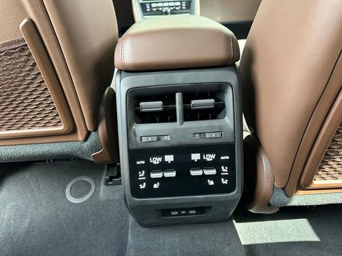 Certified 2025 Porsche Macan 4S Electric image 42