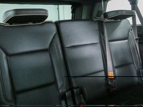 Used 2023 GMC Yukon XL SLT w/ SLT Luxury Package AWD/4WD image 34