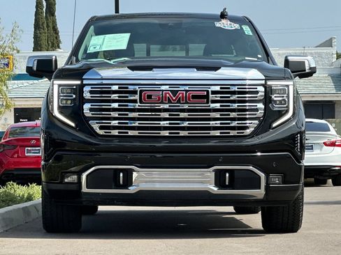 Used 2022 GMC Sierra 1500 Denali w/ Technology Package AWD/4WD image 9