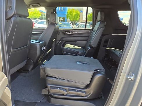 Used 2024 GMC Yukon XL Denali AWD/4WD image 31