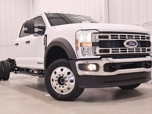 New 2026 Ford F550 4x4 Crew Cab w/ XLT Value Package image 27