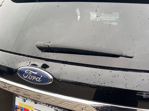 Used 2018 Ford Explorer XLT image 33