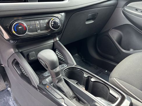 Used 2025 Chevrolet TrailBlazer LT image 39