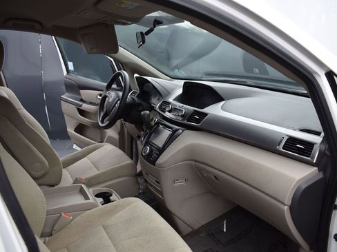 Used 2017 Honda Odyssey SE image 28