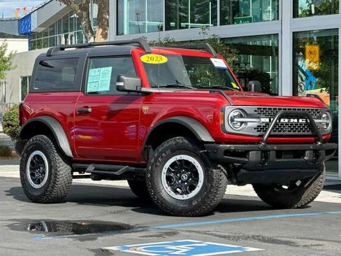 Certified 2023 Ford Bronco Badlands AWD/4WD image 2
