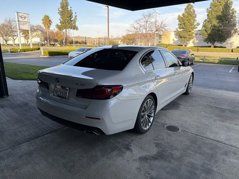 Used 2023 BMW 540i w/ Premium Package image 10
