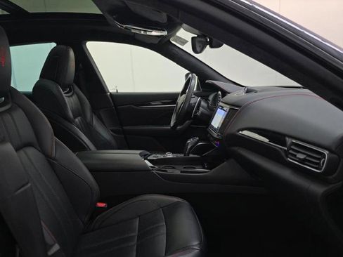 Used 2022 Maserati Levante GT AWD/4WD image 8