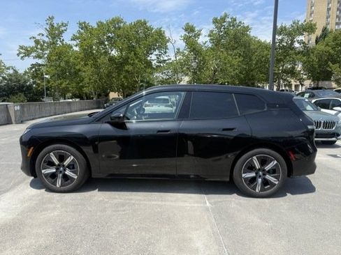 Used 2024 BMW iX xDrive50 w/ Sport Package AWD/4WD image 5