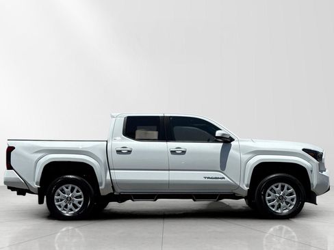 Used 2024 Toyota Tacoma SR5 RWD image 4