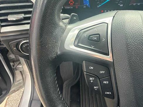 Used 2017 Ford Fusion SE w/ Equipment Group 201A FWD image 6