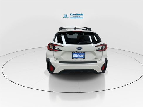 Used 2024 Subaru Crosstrek 2.0i Premium AWD/4WD image 9