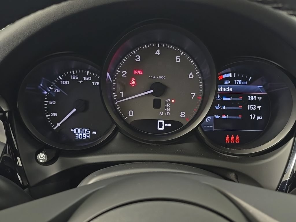 Certified 2023 Porsche Macan S AWD/4WD image 28