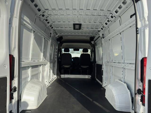 Used 2025 RAM ProMaster 2500 w/ Convenience Group FWD image 8