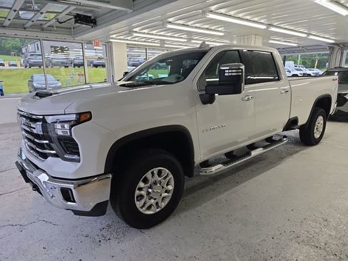 Certified 2024 Chevrolet Silverado 2500 LTZ w/ LTZ Premium Package AWD/4WD image 2