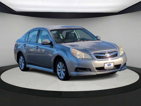 Used 2011 Subaru Legacy 2.5i Premium image 2