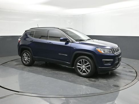 Used 2020 Jeep Compass Latitude image 17