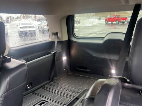 Used 2023 Ford Expedition XLT image 16