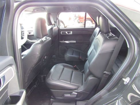 Used 2023 Ford Explorer XLT w/ Equipment Group 202A image 31