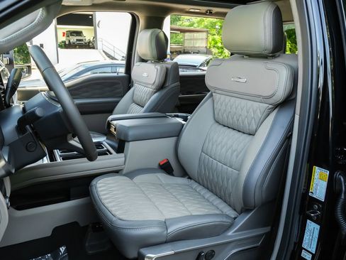 Used 2026 Ford F450 Platinum w/ Platinum Plus Package AWD/4WD image 32