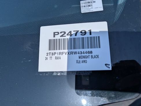 Used 2024 Toyota RAV4 XLE AWD/4WD image 35