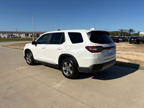 Certified 2023 Honda Pilot EX-L image 5