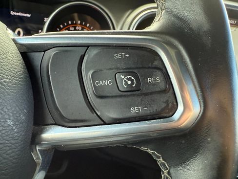 Used 2018 Jeep Wrangler Unlimited Sahara w/ Dual Top Group image 36