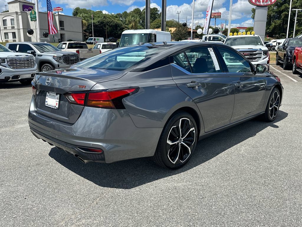 Used 2025 Nissan Altima 2.5 SR FWD image 7