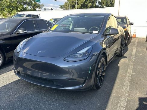 Used 2022 Tesla Model Y Performance image 3