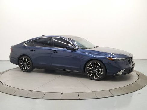 Used 2024 Honda Accord Touring image 8