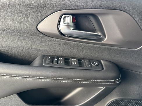 New 2026 Chrysler Voyager LX image 10