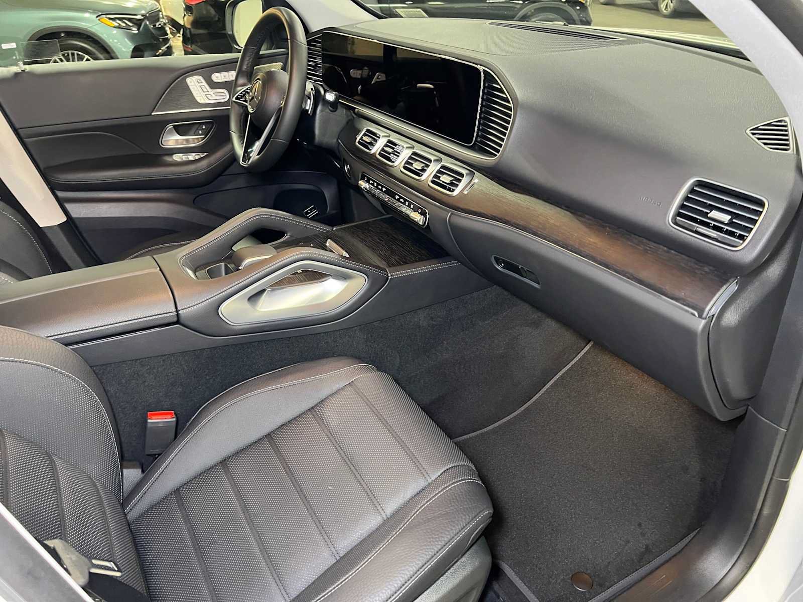 Used 2026 Mercedes-Benz GLE 450e 4MATIC image 11