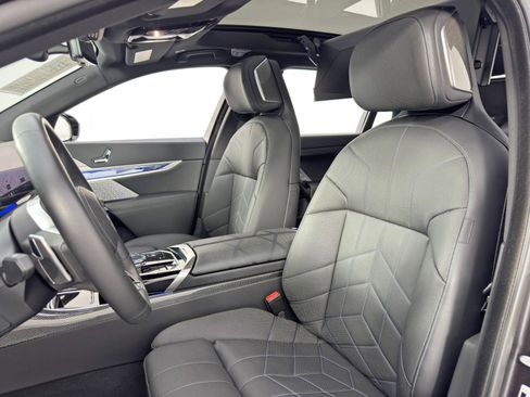 Used 2023 BMW i7 xDrive60 w/ Parking Assistance Package image 50