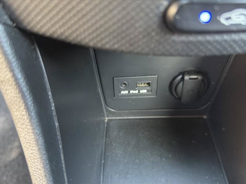 Used 2012 Hyundai Accent SE FWD image 26