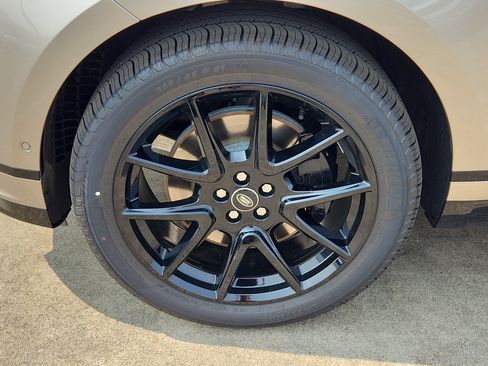 New 2026 Land Rover Range Rover Velar Dynamic SE image 9