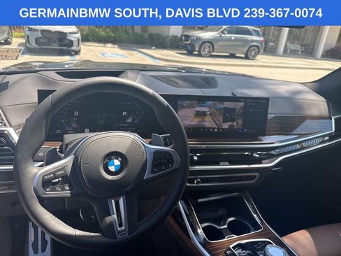 Used 2025 BMW X7 M60i AWD/4WD image 47