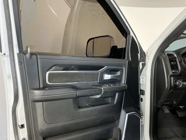Used 2022 RAM 2500 Laramie AWD/4WD image 9