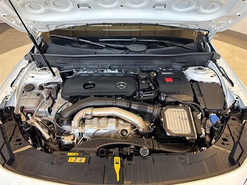 Certified 2025 Mercedes-Benz GLB 250 4MATIC image 31