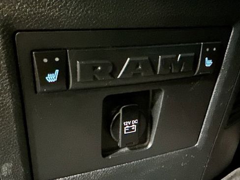 Used 2017 RAM 2500 Laramie w/ Sport Appearance Group image 28