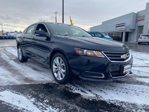 Used 2017 Chevrolet Impala LT image 2