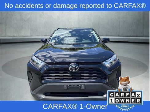 Used 2025 Toyota RAV4 XLE AWD/4WD image 2
