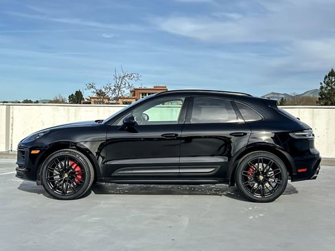 Certified 2022 Porsche Macan GTS image 2