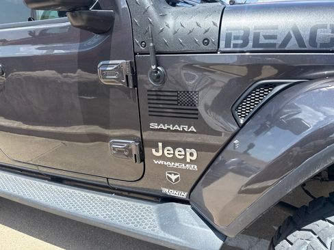 Used 2019 Jeep Wrangler Unlimited Sahara w/ Safety Group AWD/4WD image 6