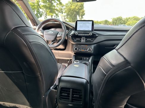 Used 2024 Ford Escape ST-Line AWD/4WD image 28