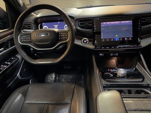 Used 2022 Jeep Wagoneer Series II w/ Premium Group I image 45