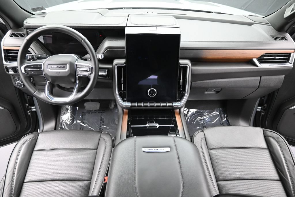 Used 2025 GMC Yukon Denali AWD/4WD image 18