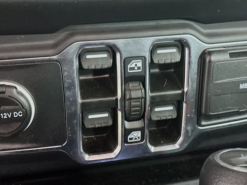 Used 2023 Jeep Wrangler Unlimited w/ Sun & Screen Package AWD/4WD image 15